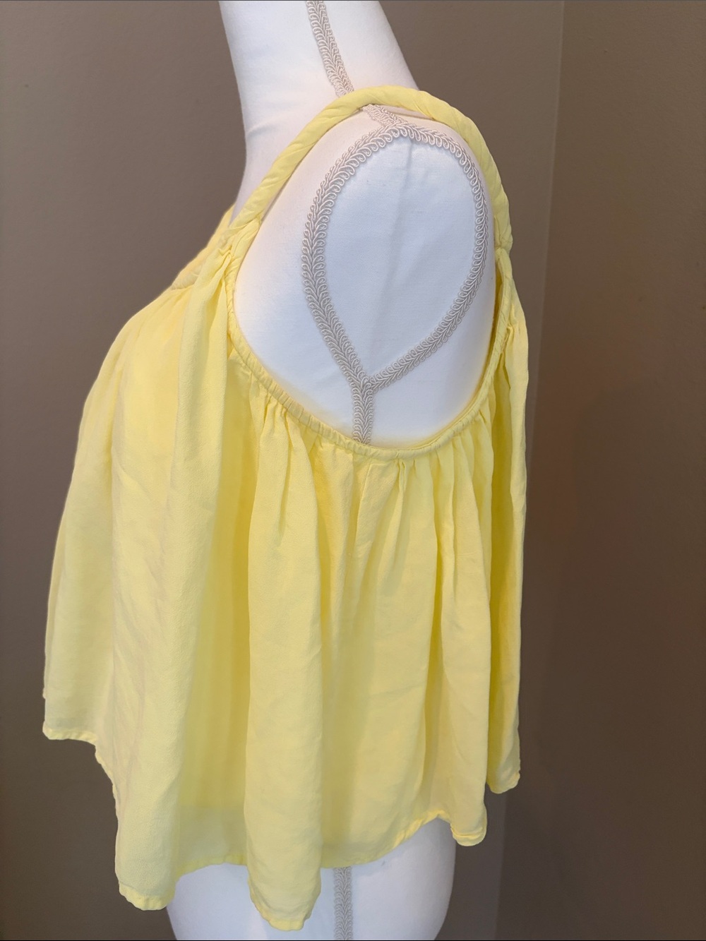 Yellow top - Picture 5 of 5